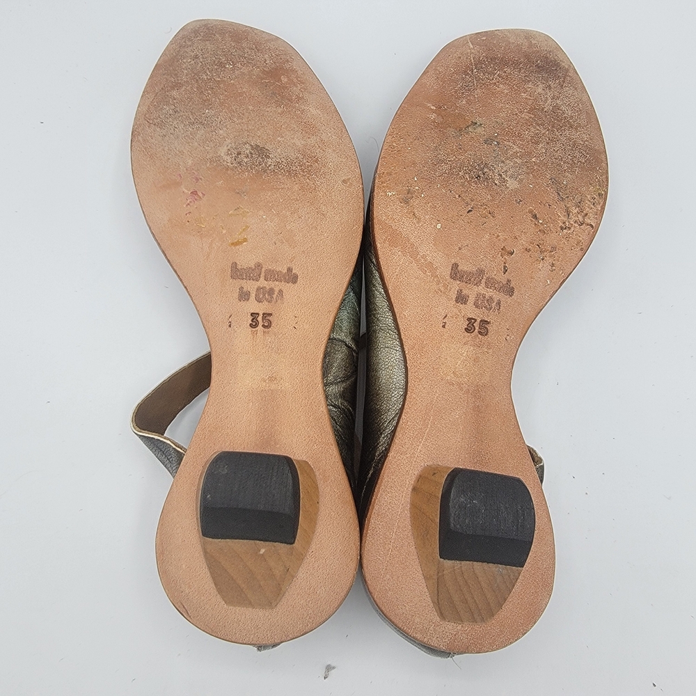 Cydwoq Elegant Green Handmaid Shoes - Picture 7 of 9
